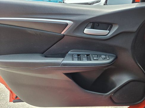 Used 2018 Honda Fit LX image 32