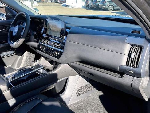 Certified 2025 Nissan Pathfinder SL w/ Cargo Package image 14