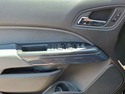 Used 2015 Chevrolet Colorado Z71 AWD/4WD image 16