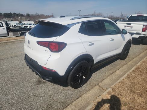 Used 2024 Buick Encore GX Sport Touring w/ Comfort Package image 9