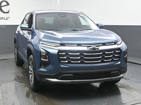 New 2026 Chevrolet Equinox LT w/ Convenience Package II FWD image 29