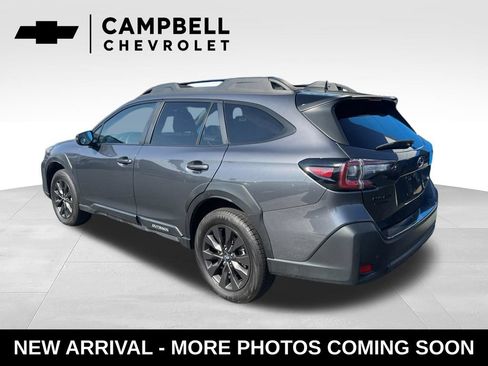 Used 2025 Subaru Outback Onyx Edition AWD/4WD image 3