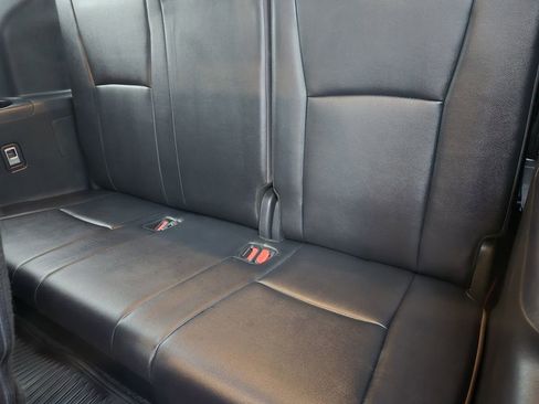 Used 2025 Toyota Highlander XLE image 33