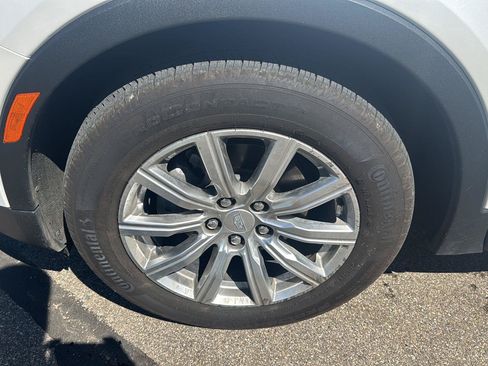 Used 2023 Cadillac XT4 Premium Luxury AWD/4WD image 9