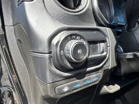 Used 2025 Jeep Wrangler Unlimited Rubicon 4xe w/ Safety Group AWD/4WD image 34