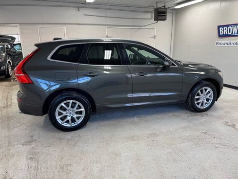 Used 2021 Volvo XC60 T5 Momentum image 9