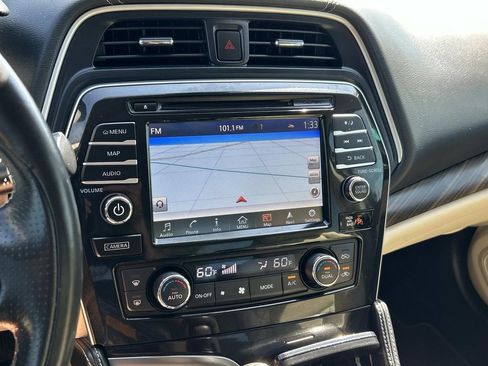 Used 2017 Nissan Maxima Platinum w/ Interior Lighting Package image 26