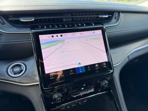 Certified 2022 Jeep Grand Cherokee Limited AWD/4WD image 15