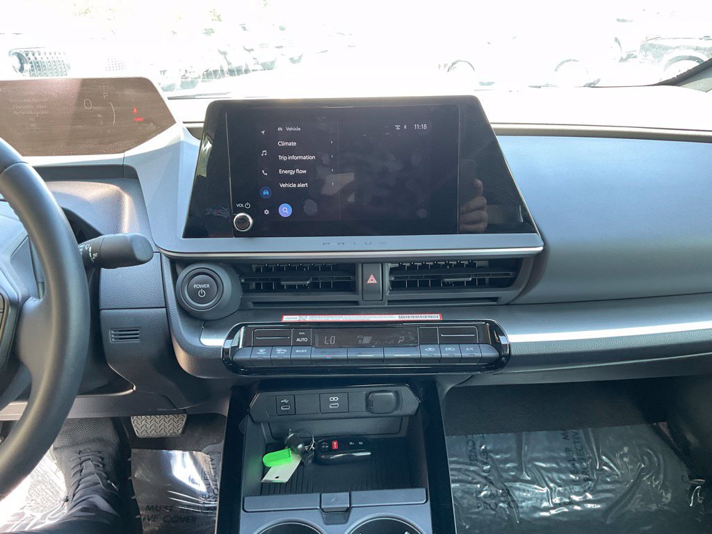 Used 2025 Toyota Prius LE FWD image 16