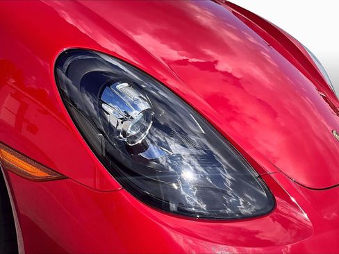 Used 2019 Porsche 718 Cayman RWD image 24