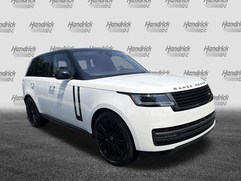 Used 2022 Land Rover Range Rover SE AWD/4WD image 2