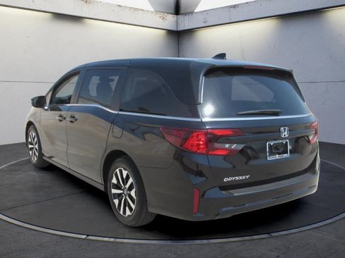 Certified 2025 Honda Odyssey EX-L image 6