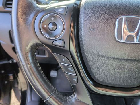 Used 2018 Honda Pilot Touring image 23