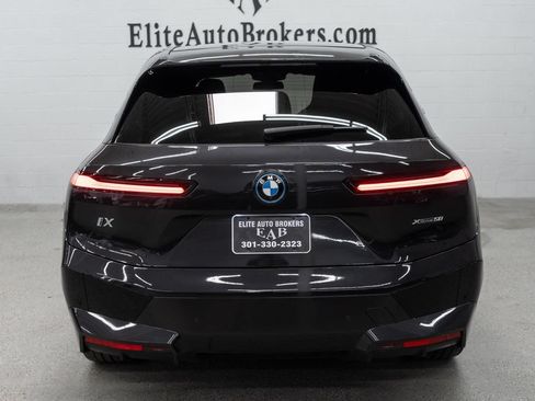 Used 2024 BMW iX xDrive50 w/ Premium Package AWD/4WD image 4