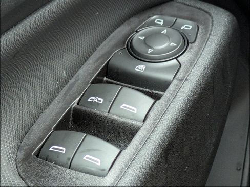 Used 2022 Chevrolet Equinox RS w/ Infotainment Package FWD image 27