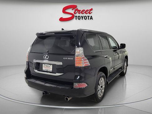 Used 2017 Lexus GX 460 image 4