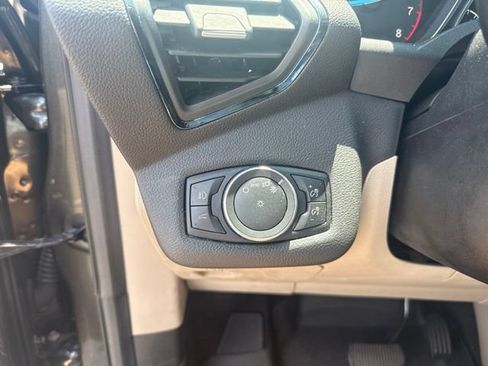 Used 2019 Ford Escape Titanium FWD image 14
