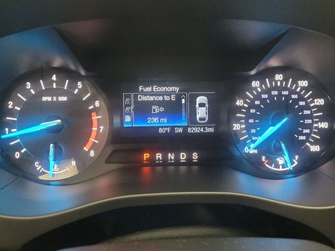 Used 2018 Ford Fusion SE FWD image 23