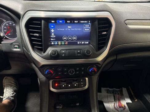 Used 2023 GMC Acadia SLT image 5