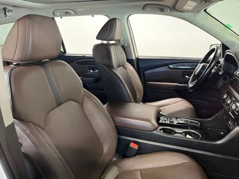 Used 2023 Honda Pilot Elite image 11