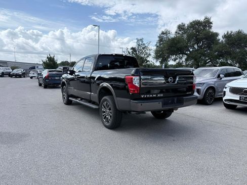 Used 2017 Nissan Titan Platinum Reserve AWD/4WD image 4