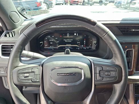 Used 2023 GMC Yukon Denali Ultimate AWD/4WD image 24