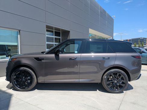 New 2025 Land Rover Range Rover Sport Dynamic SE image 9