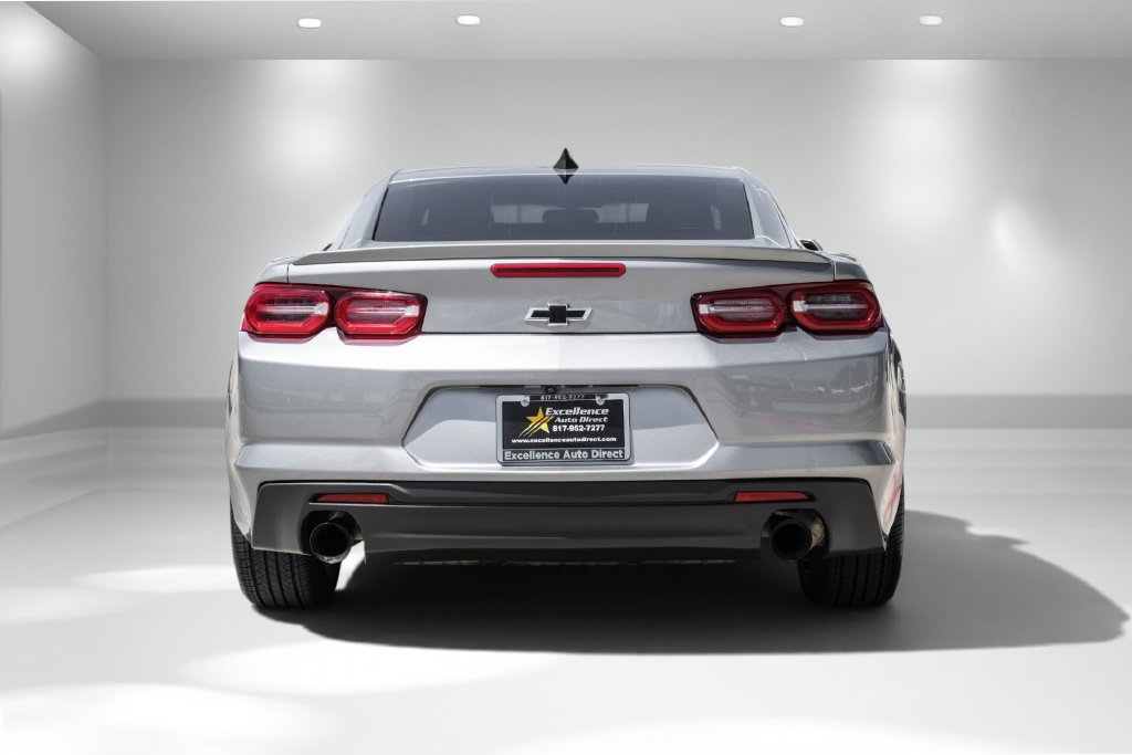Used 2023 Chevrolet Camaro LT w/ Technology Package RWD image 9