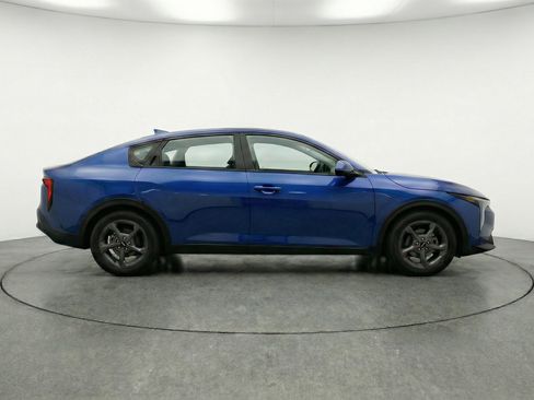 Used 2025 Kia K4 LXS image 11