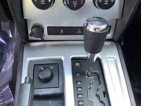 Used 2011 Dodge Nitro SXT image 17