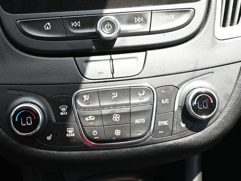 Used 2024 Chevrolet Malibu LT FWD image 17