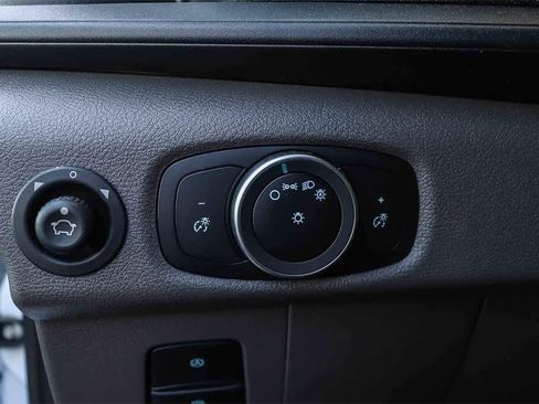 New 2025 Ford Transit 250 148 Medium Roof image 24