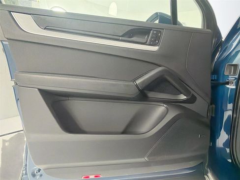 New 2025 Porsche Cayenne S image 6