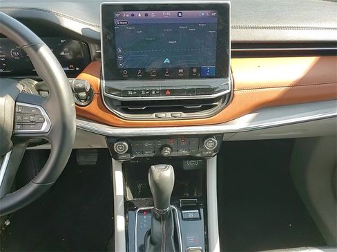 Used 2022 Jeep Compass Limited w/ Elite Group image 17