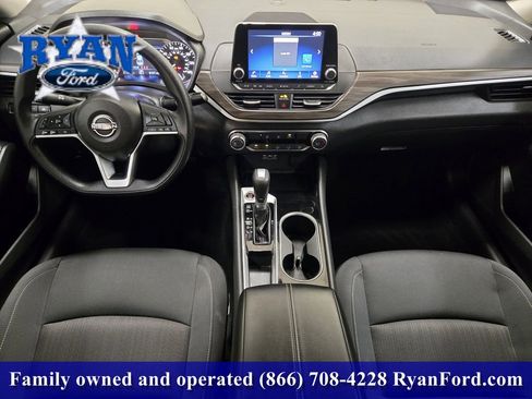 Used 2024 Nissan Altima 2.5 SV image 16