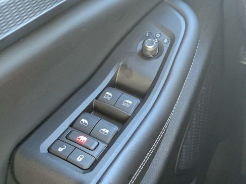 Used 2024 Jeep Grand Cherokee Altitude AWD/4WD image 25
