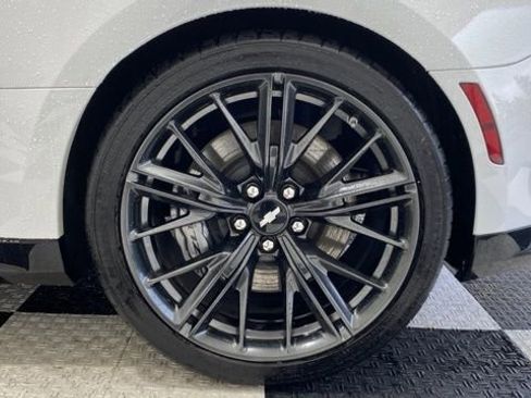 Used 2019 Chevrolet Camaro ZL1 image 10
