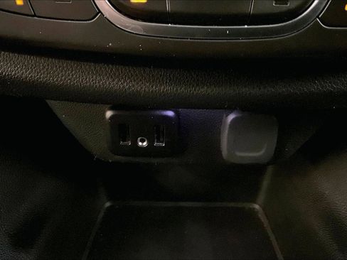 Used 2019 Chevrolet Traverse LT image 31