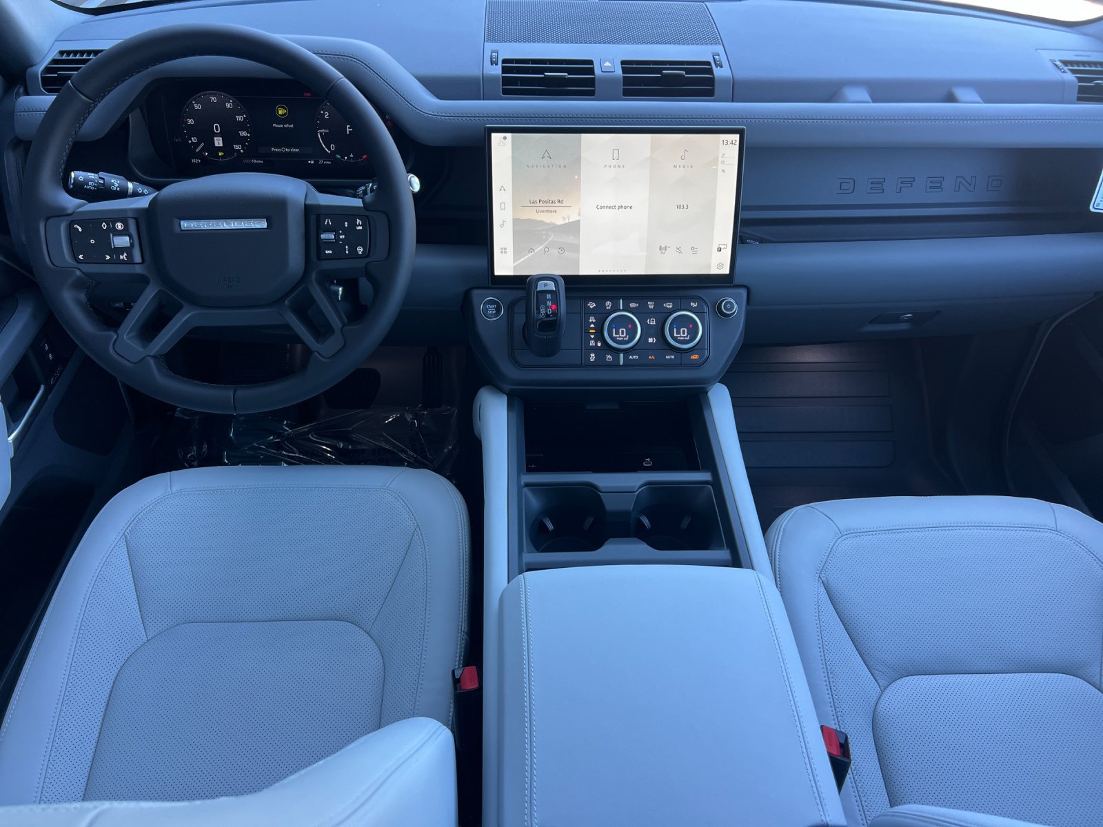 New 2026 Land Rover Defender 110 X-Dynamic SE AWD/4WD image 13