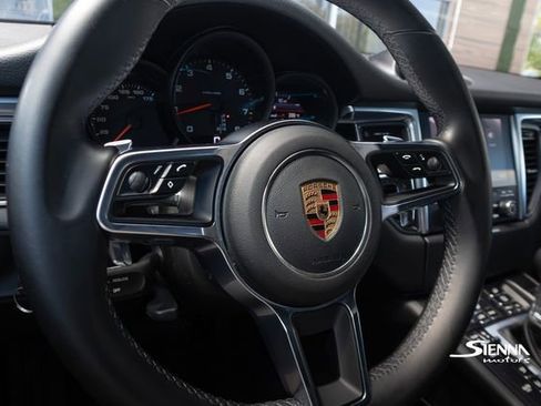 Used 2018 Porsche Macan image 28