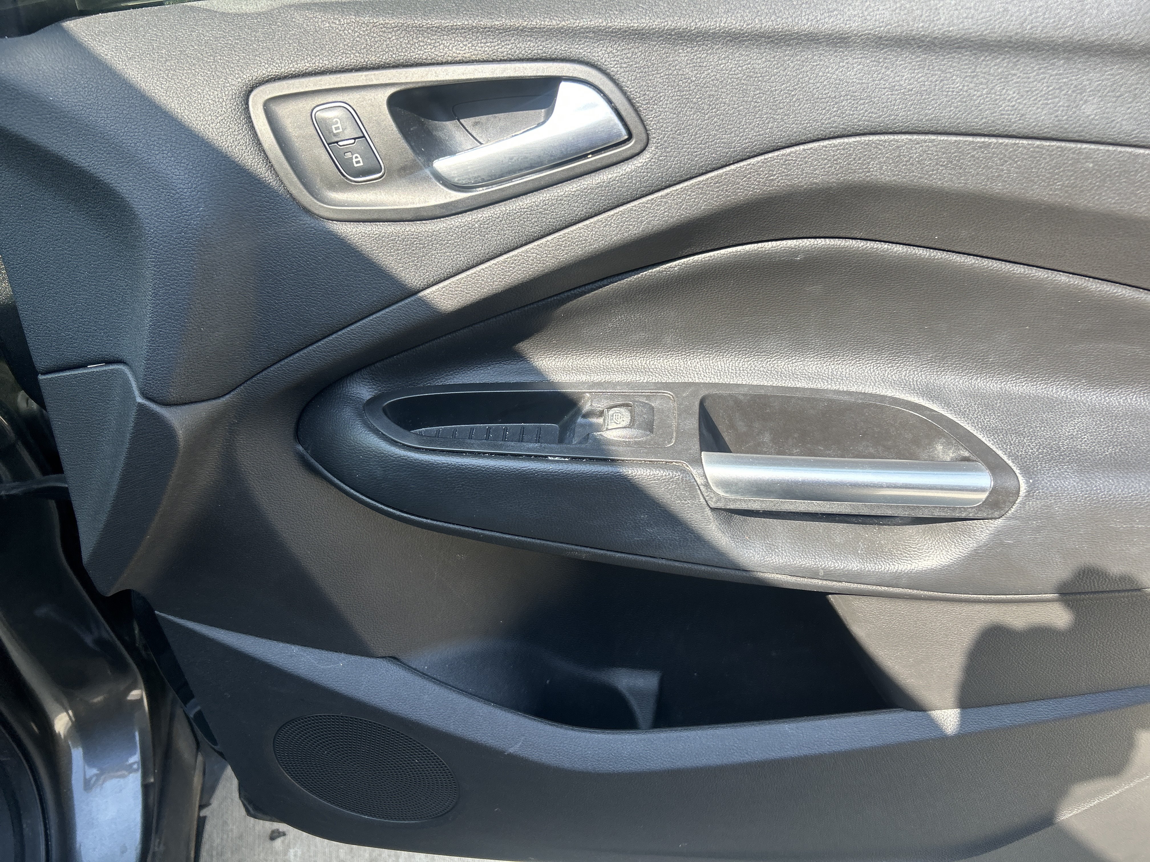 Used 2018 Ford Escape SE FWD image 46