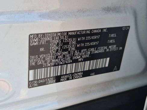 Used 2025 Toyota RAV4 XLE FWD image 24