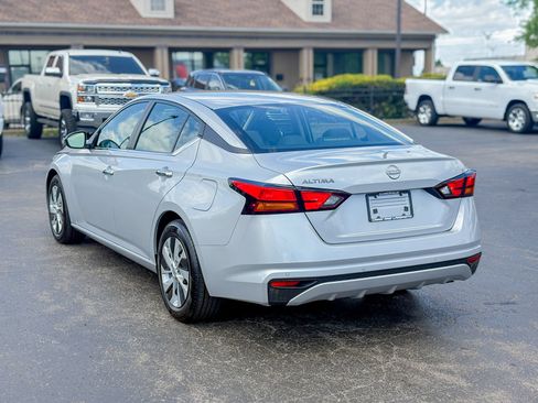 Used 2024 Nissan Altima 2.5 S FWD image 12