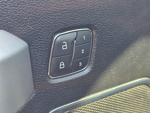 Used 2019 Ford F150 Lariat image 31