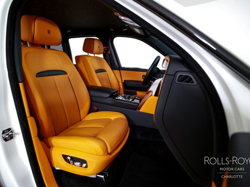 Certified 2025 Rolls-Royce Cullinan image 34