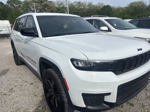 Used 2021 Jeep Grand Cherokee L Laredo image 2