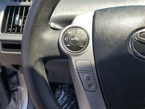 Used 2014 Toyota Prius V Two image 22