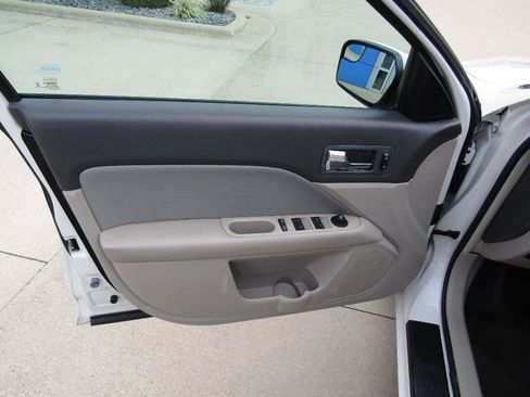 Used 2012 Ford Fusion SE image 11