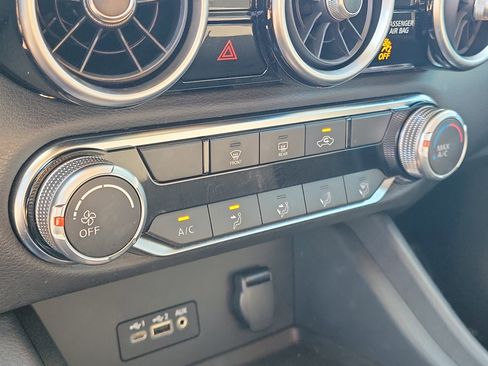 Certified 2023 Nissan Sentra SV image 29