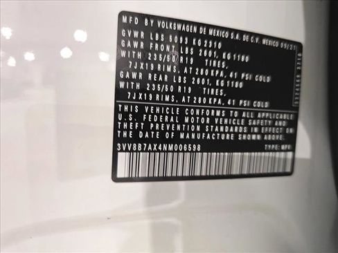 Used 2022 Volkswagen Tiguan SE R-Line image 14